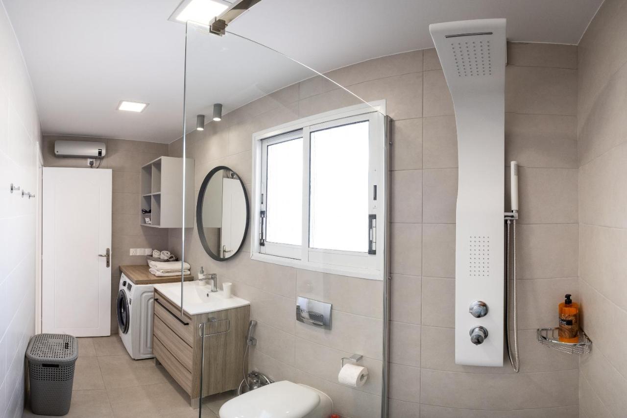 Seaview 3 Bedroom Kings Road Penthouse 파포스 외부 사진