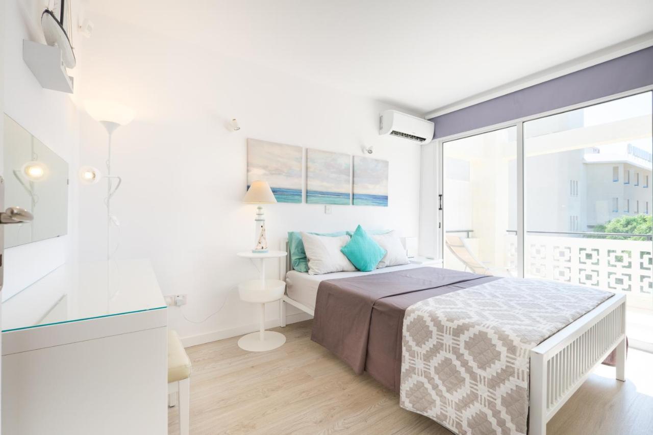 Seaview 3 Bedroom Kings Road Penthouse 파포스 외부 사진