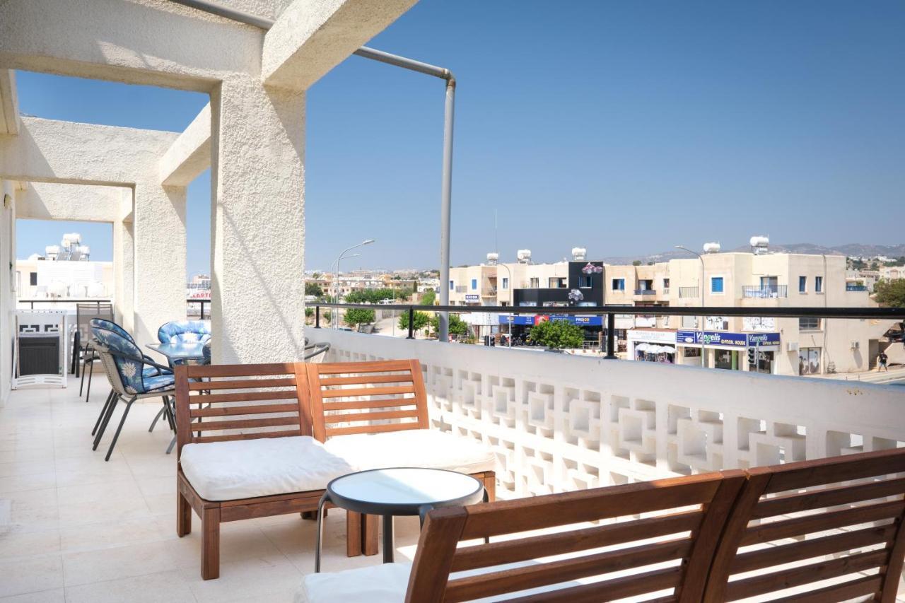 Seaview 3 Bedroom Kings Road Penthouse 파포스 외부 사진