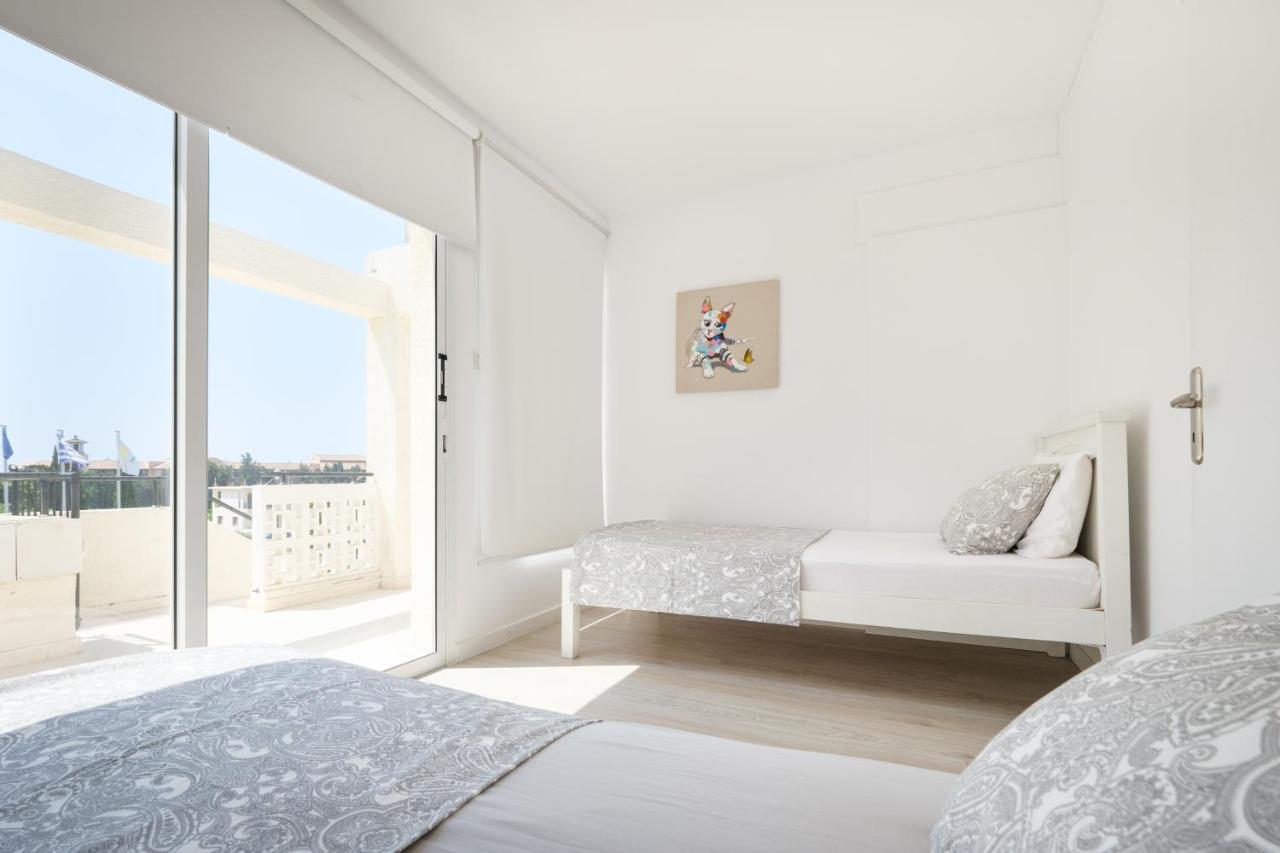 Seaview 3 Bedroom Kings Road Penthouse 파포스 외부 사진