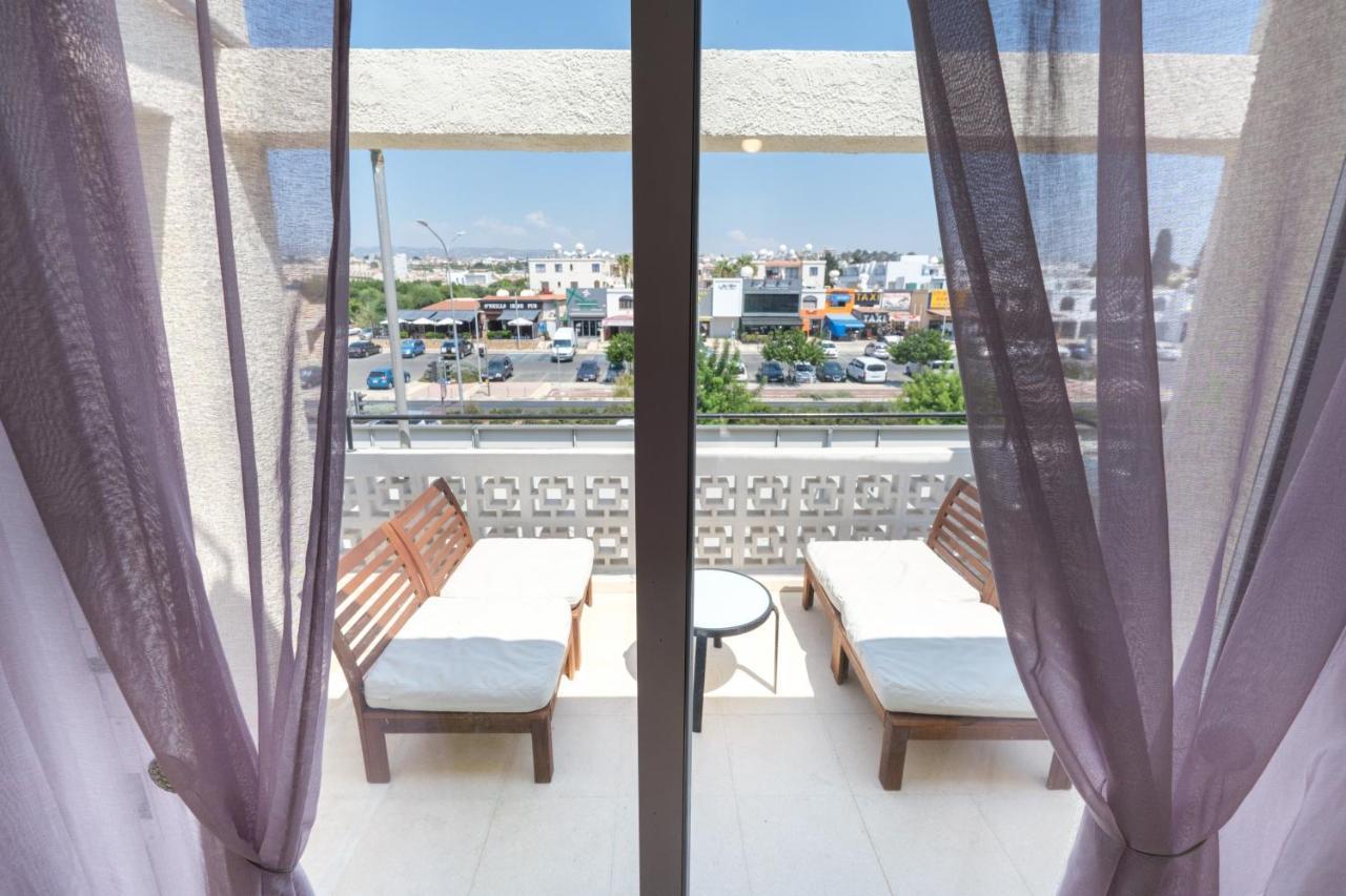 Seaview 3 Bedroom Kings Road Penthouse 파포스 외부 사진