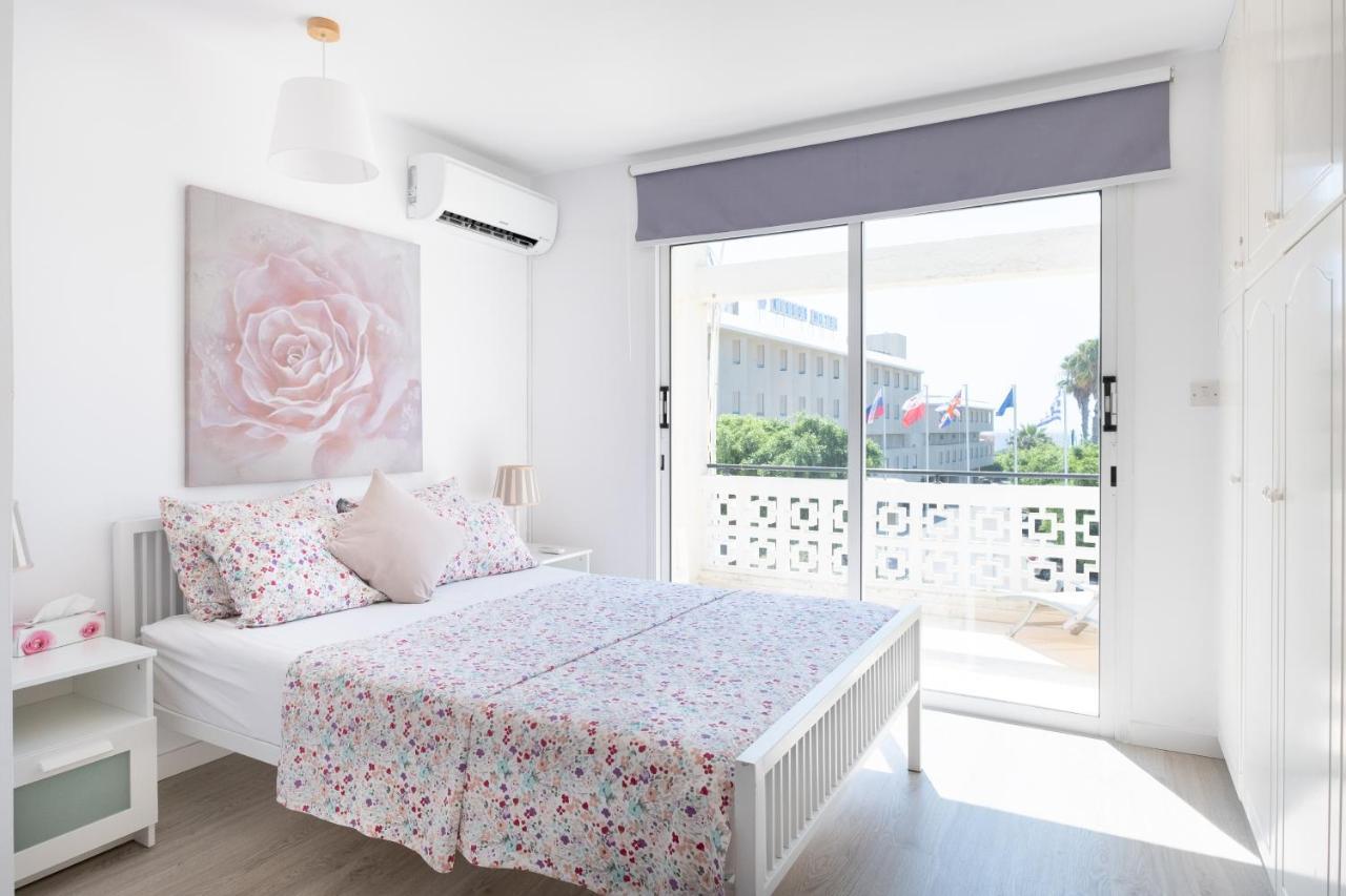 Seaview 3 Bedroom Kings Road Penthouse 파포스 외부 사진