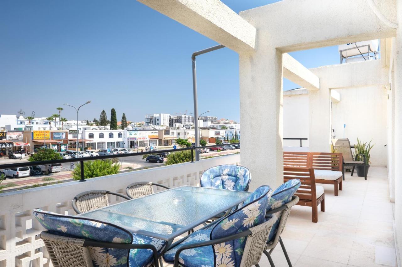 Seaview 3 Bedroom Kings Road Penthouse 파포스 외부 사진