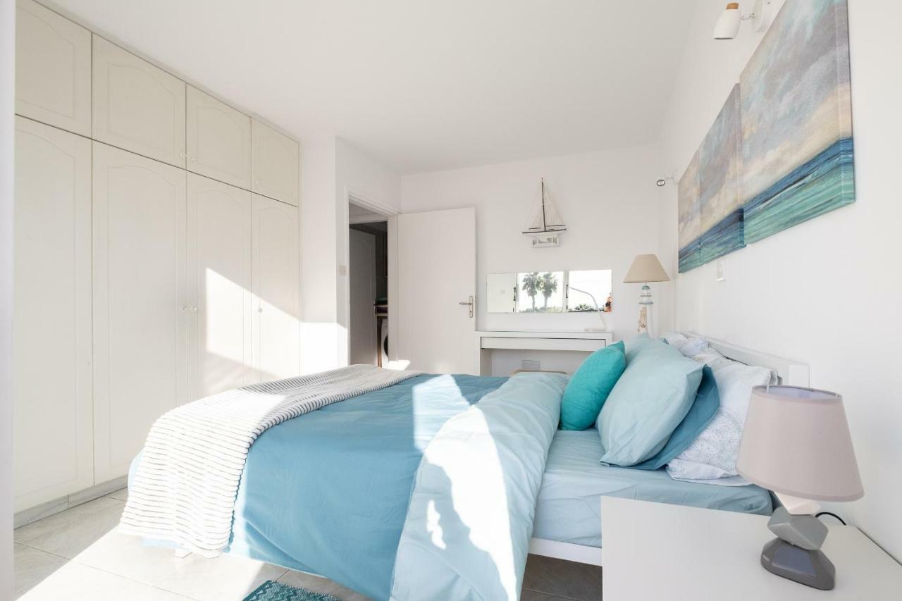 Seaview 3 Bedroom Kings Road Penthouse 파포스 외부 사진