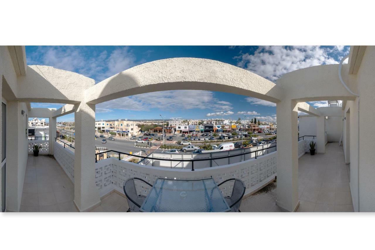 Seaview 3 Bedroom Kings Road Penthouse 파포스 외부 사진