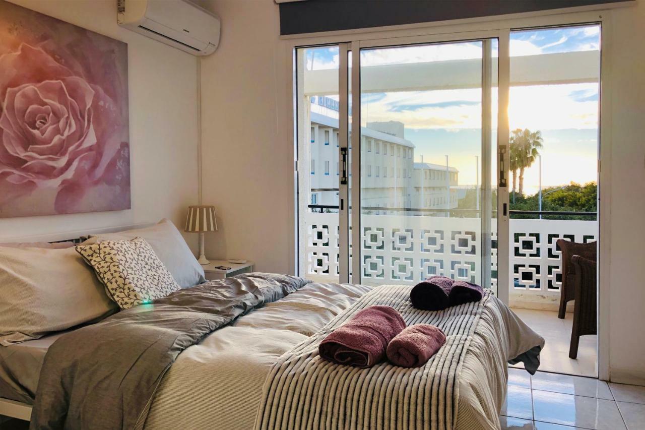 Seaview 3 Bedroom Kings Road Penthouse 파포스 외부 사진