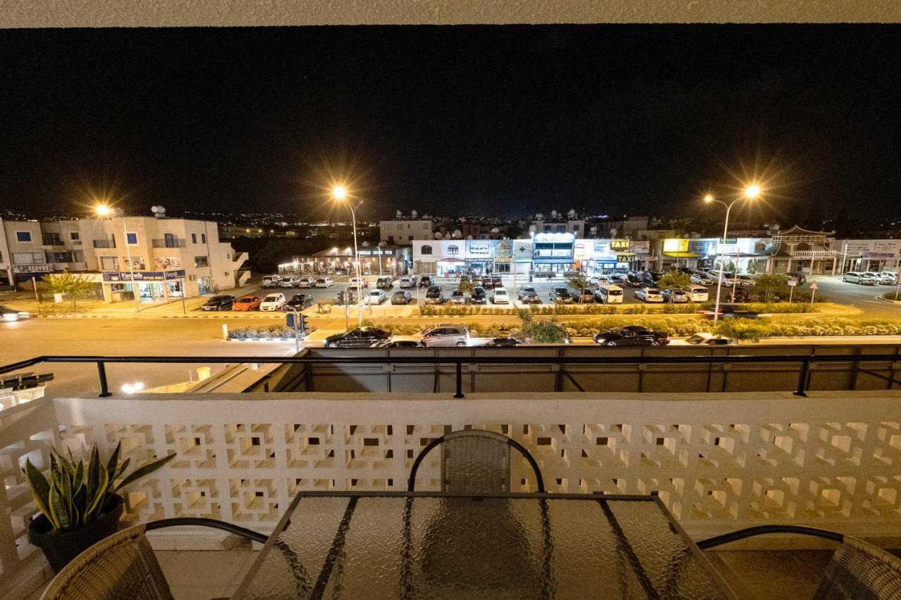 Seaview 3 Bedroom Kings Road Penthouse 파포스 외부 사진
